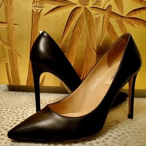 Valentino Garavani Rockstud Black Leather Pumps